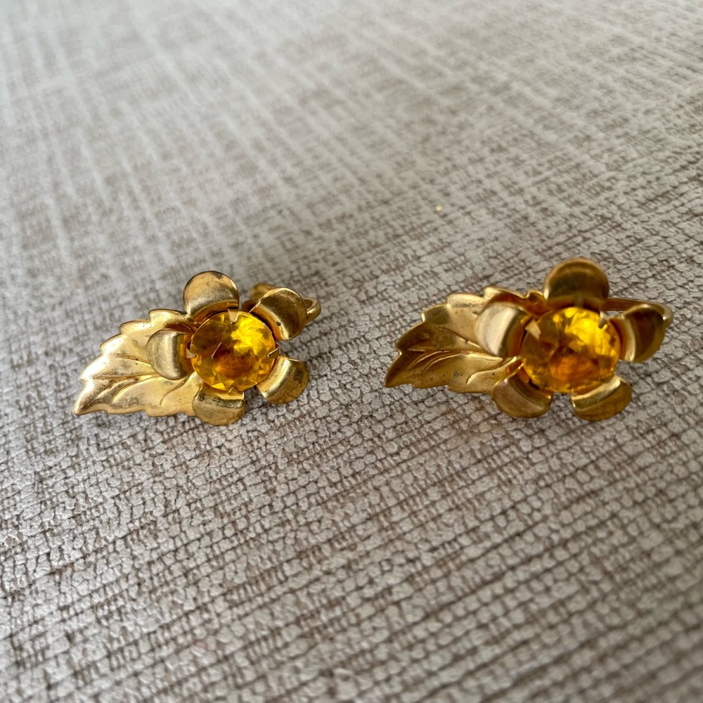Vintage Crystal Flower Earrings